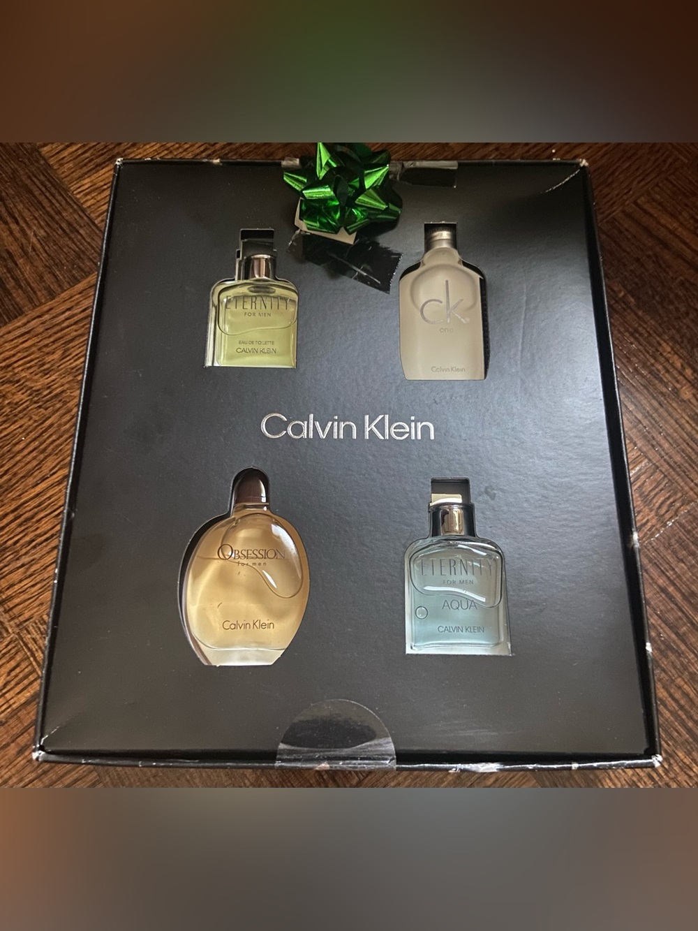 Calvin Klein Men's Fragrance Gift Set - 4 fragrances